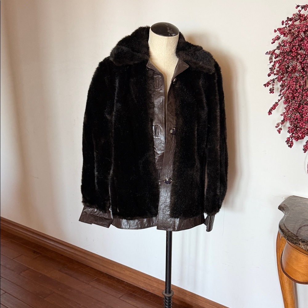 Faux Fir brown coat. Vintage all the way! Sz M